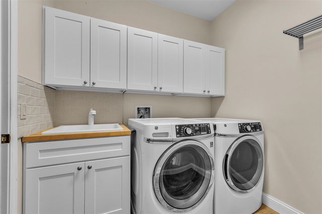 3742 Bridle Pass Court, Ann Arbor, MI 48108