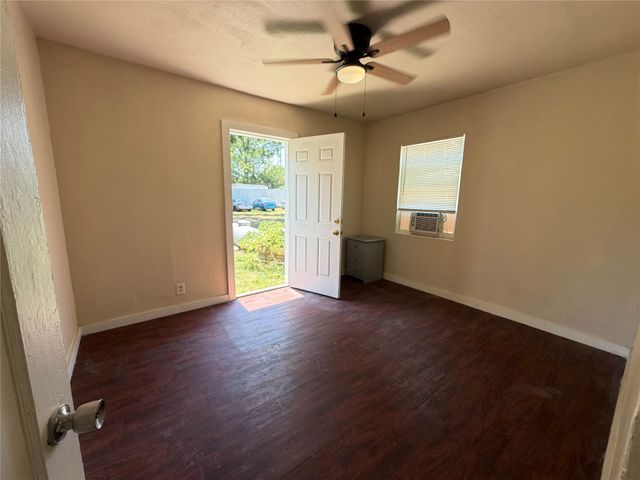 6010 Chippewa Drive, Dallas, TX 75212