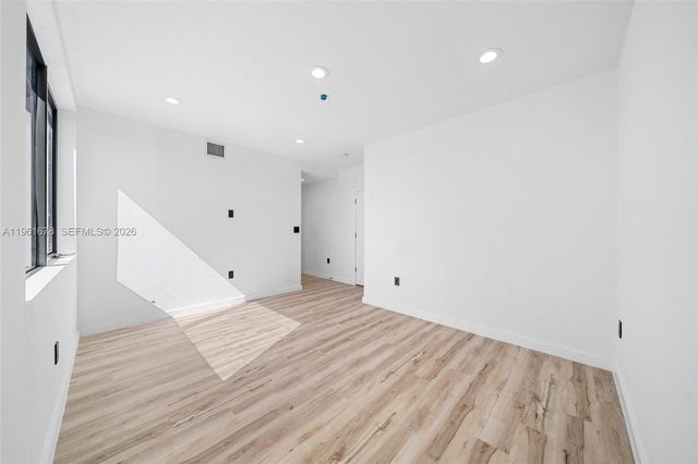 11 NE 51 St 3, Miami, FL 33137