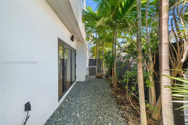 11 NE 51 St 3, Miami, FL 33137