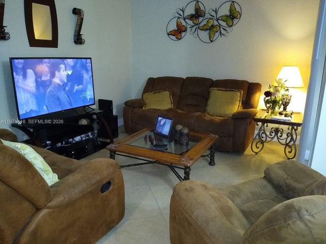 6273 NW 170 TER, Hialeah, FL 33015