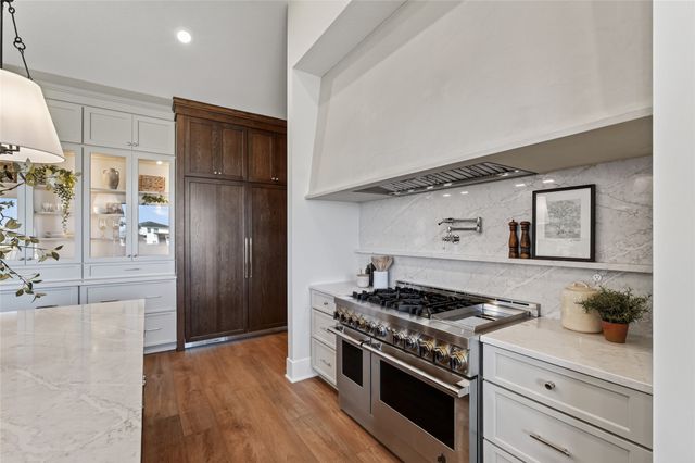 17815 Goodman Drive, Urbandale, IA 50263