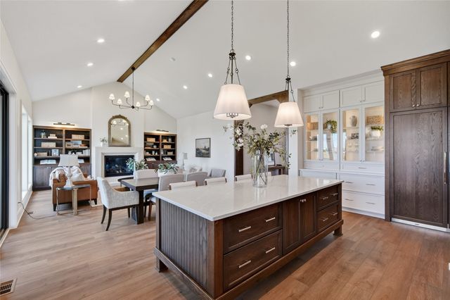 17815 Goodman Drive, Urbandale, IA 50263