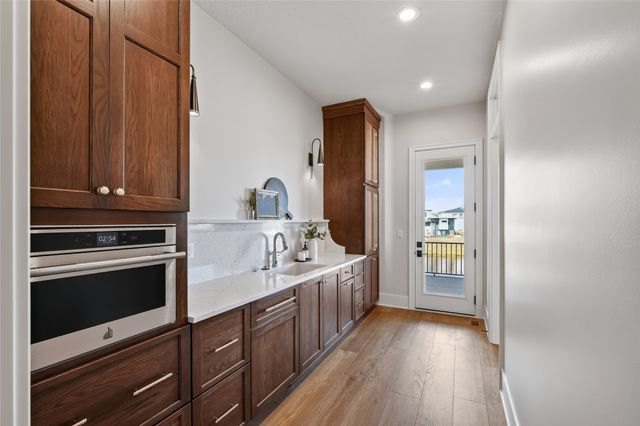 17815 Goodman Drive, Urbandale, IA 50263