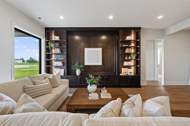 17815 Goodman Drive, Urbandale, IA 50263