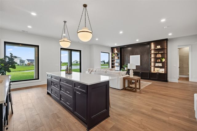 17815 Goodman Drive, Urbandale, IA 50263