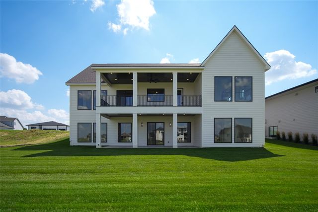 17815 Goodman Drive, Urbandale, IA 50263