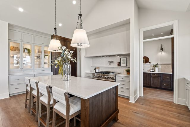 17815 Goodman Drive, Urbandale, IA 50263