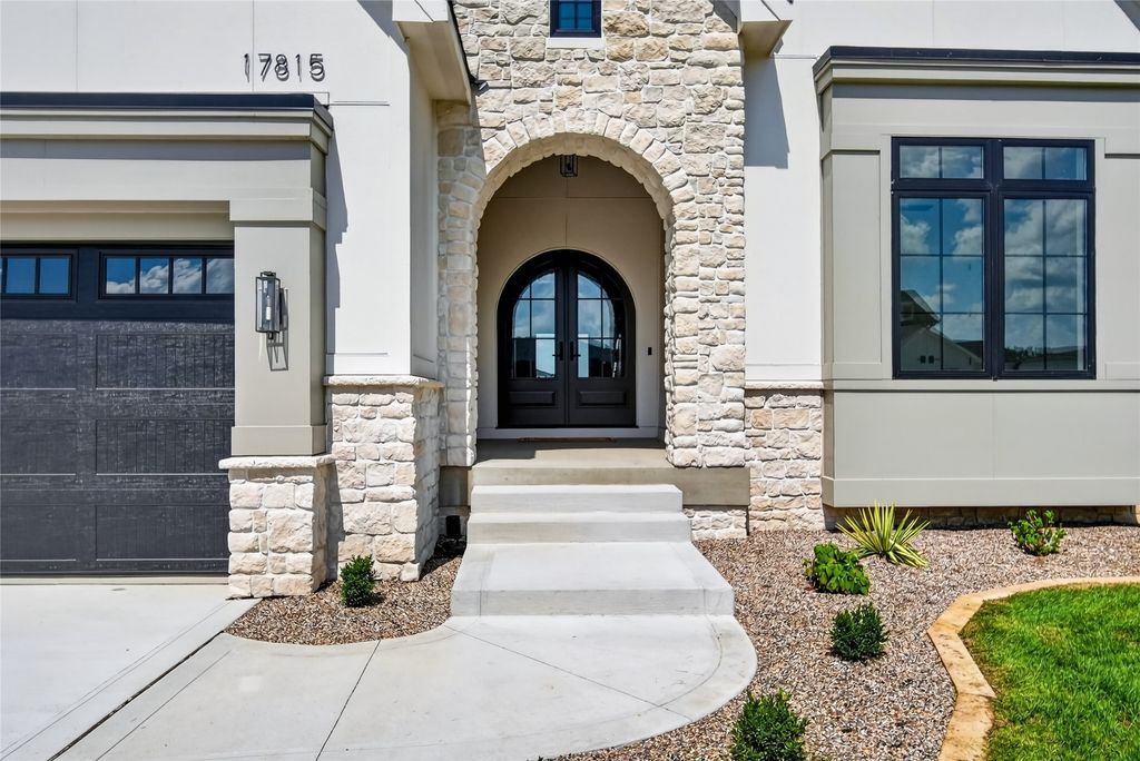 17815 Goodman Drive, Urbandale, IA 50263