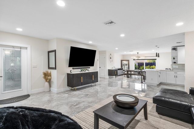 2200 SE 9TH Street, Pompano Beach, FL 33062