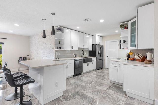 2200 SE 9TH Street, Pompano Beach, FL 33062