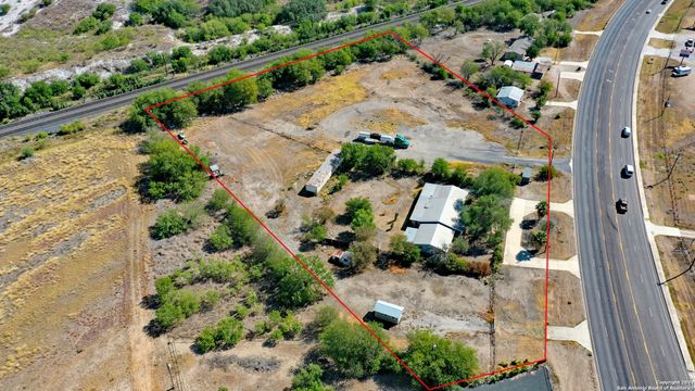 2906 US HIGHWAY 90, Hondo, TX 78861