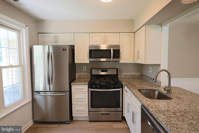 105 DEVONSHIRE CT, Sewell, NJ 08080