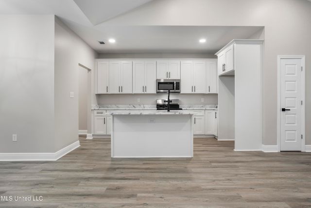 1789 Granhurst Street, Gautier, MS 39553