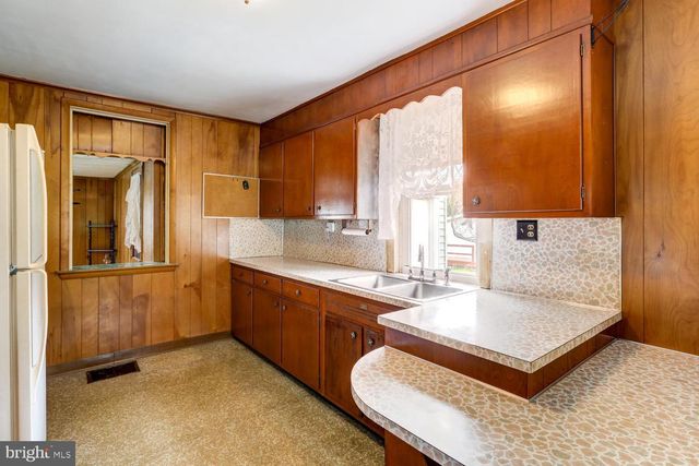 1011 MOUNT JOY RD, Manheim, PA 17545