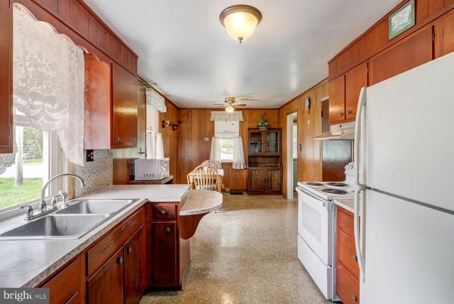 1011 MOUNT JOY RD, Manheim, PA 17545