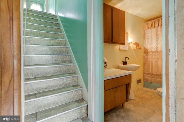 1011 MOUNT JOY RD, Manheim, PA 17545