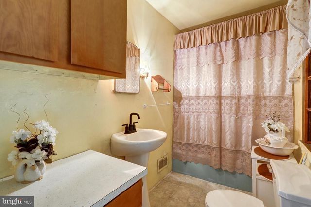 1011 MOUNT JOY RD, Manheim, PA 17545