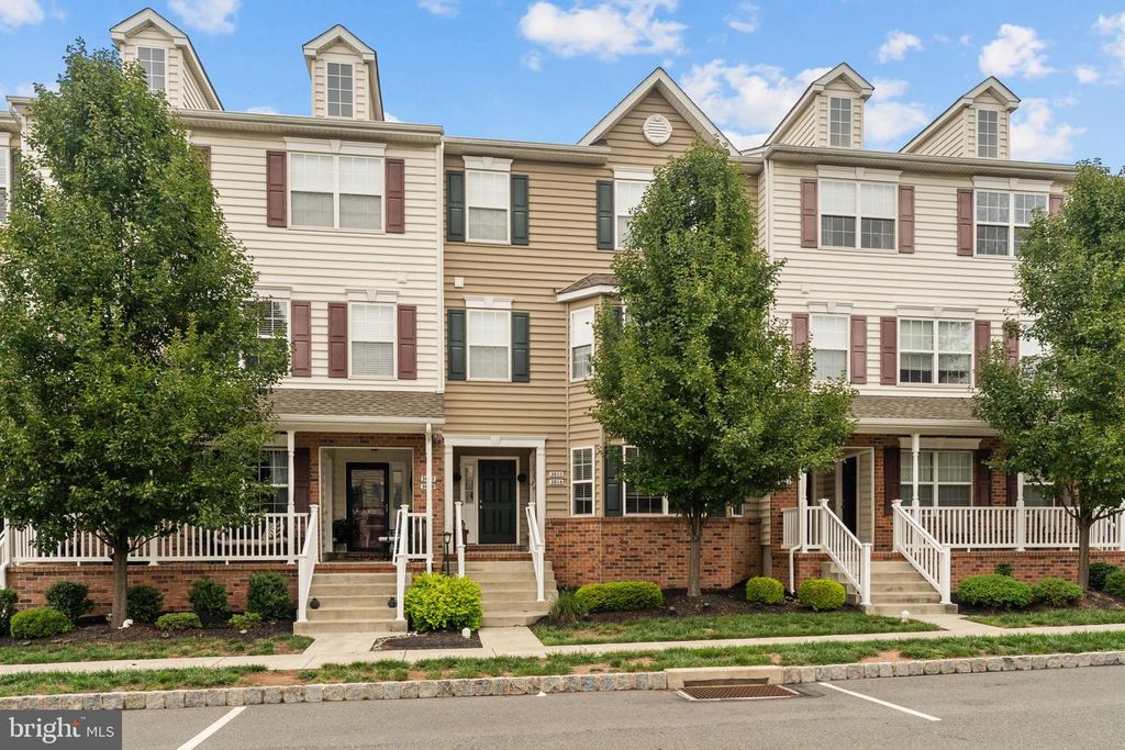 3016-#M126 L DAVENPORT WAY #M126 L, PENNSBURG, PA 18073 — photo 2