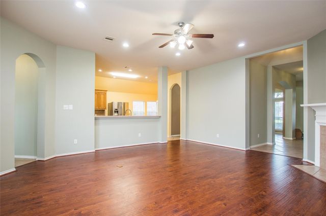 8847 Distant Woods Drive, Houston, TX 77095