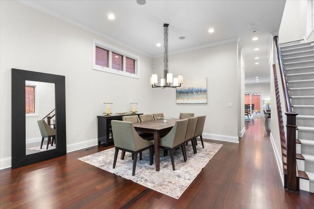 1716 W Wolfram Street, Chicago, IL 60657