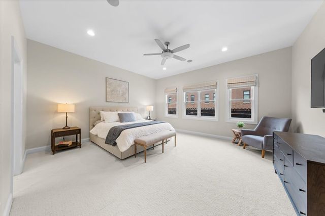 1716 W Wolfram Street, Chicago, IL 60657