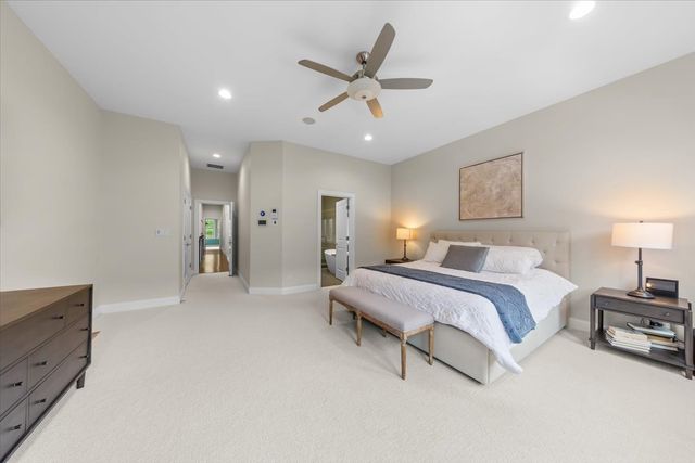 1716 W Wolfram Street, Chicago, IL 60657