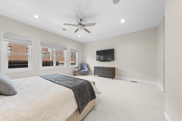 1716 W Wolfram Street, Chicago, IL 60657