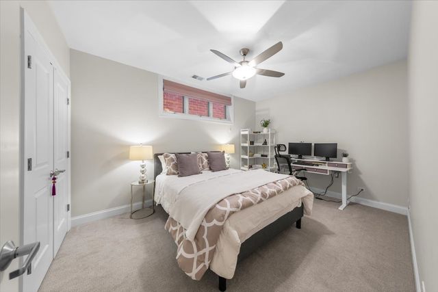 1716 W Wolfram Street, Chicago, IL 60657