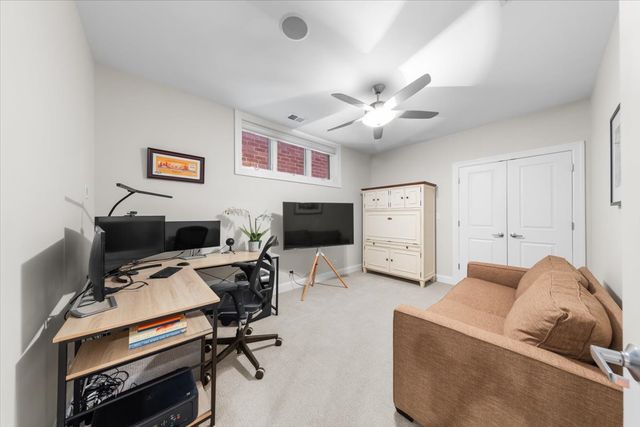 1716 W Wolfram Street, Chicago, IL 60657