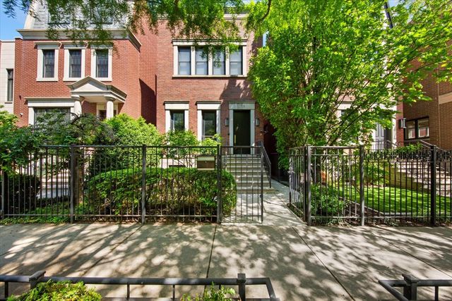 1716 W Wolfram Street, Chicago, IL 60657