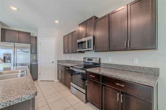 4712 RON EDDIE, Tampa, FL 33619