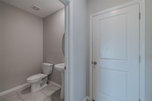 4712 RON EDDIE, Tampa, FL 33619