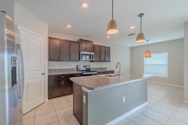 4712 RON EDDIE, Tampa, FL 33619