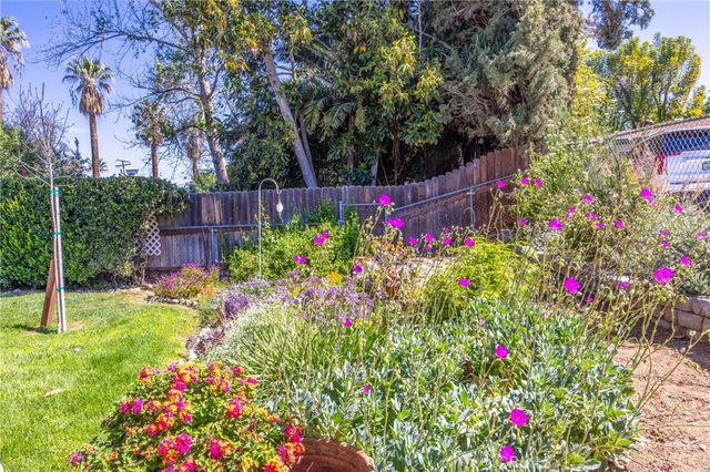 919 Chestnut Avenue, Redlands, CA 92373