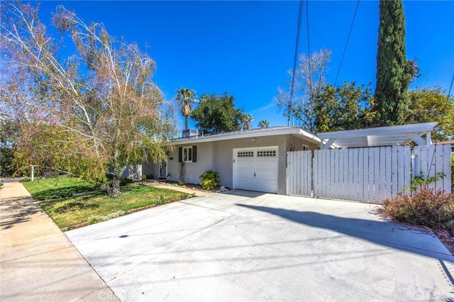 919 Chestnut Avenue, Redlands, CA 92373