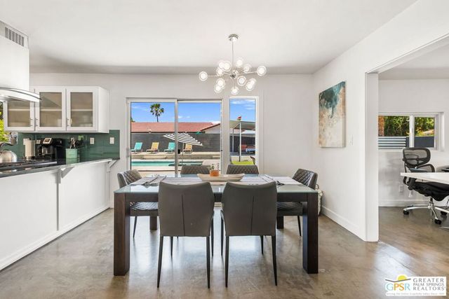 490 E Molino Road, Palm Springs, CA 92262