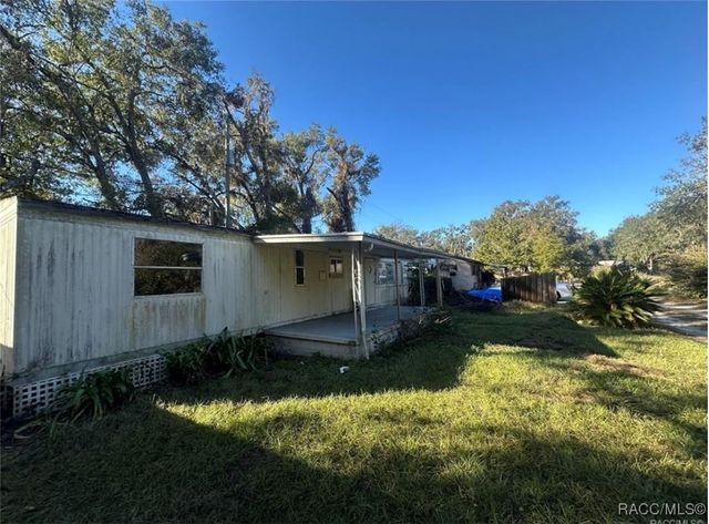 8832 E Freeman Court, Floral City, FL 34436