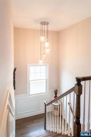67 Bluffs Court, Hamburg, NJ 07419