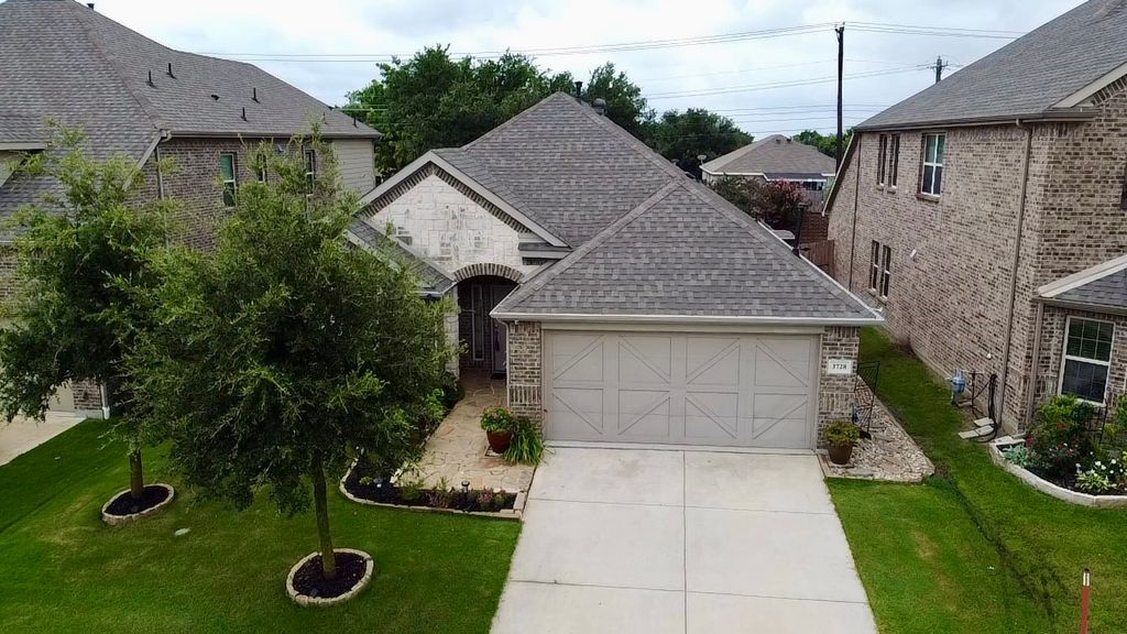 3728 Holly Brook Drive, Fort Worth, TX 76244