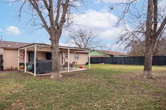 105 State, Brady, TX 76825