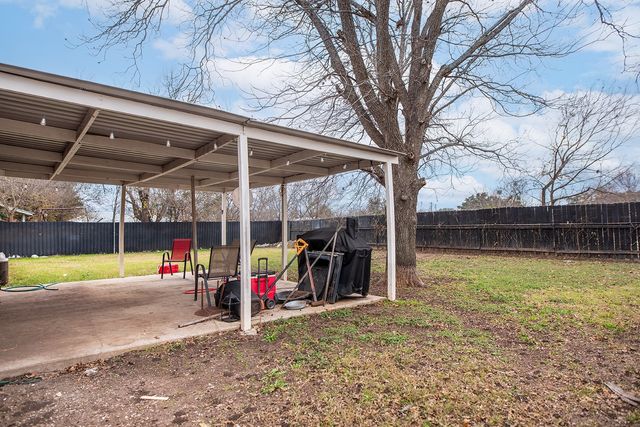 105 State, Brady, TX 76825