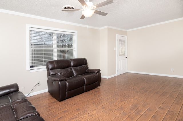 105 State, Brady, TX 76825