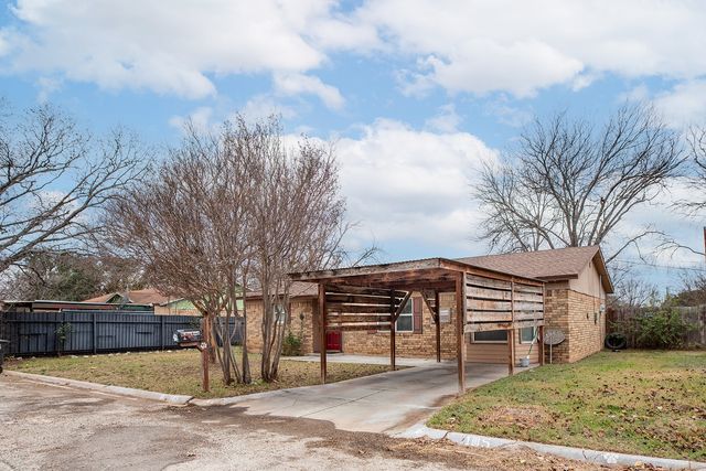 105 State, Brady, TX 76825