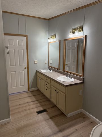 621 Cook Rd, Portland, TN 37148