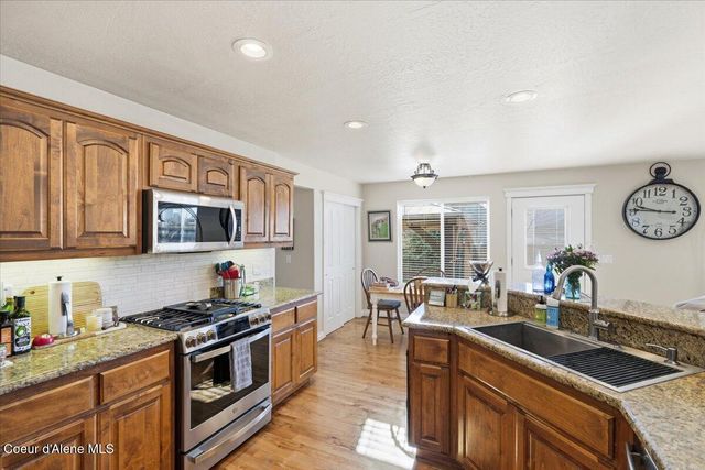 2472 W Warwick CT, Hayden, ID 83835