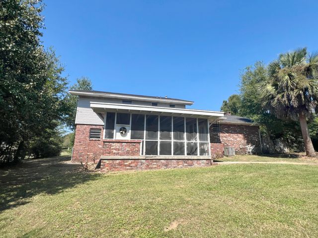 6702 White Oak Drive, Pensacola, FL 32503