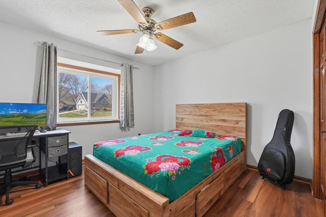 2242 Jennifer Lane, North Saint Paul, MN 55109