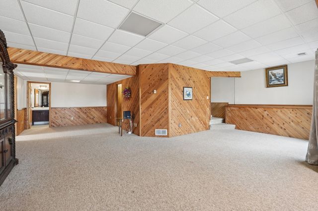 2242 Jennifer Lane, North Saint Paul, MN 55109