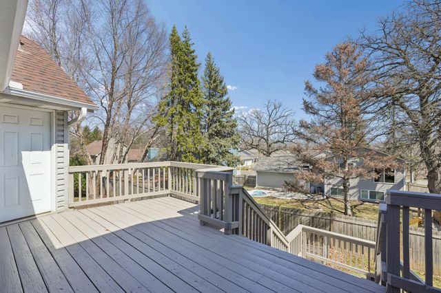 2242 Jennifer Lane, North Saint Paul, MN 55109